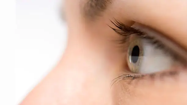 Declining Eyesight: 7 Symptoms That Need Your Attention