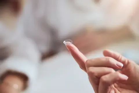 How to Wear Contact Lenses Safely: Step-by-Step Guide