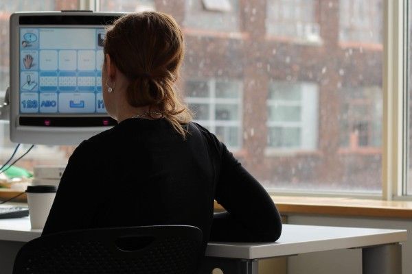 7 Things You’re Doing at Your Desk That Will Give You Eye Strain